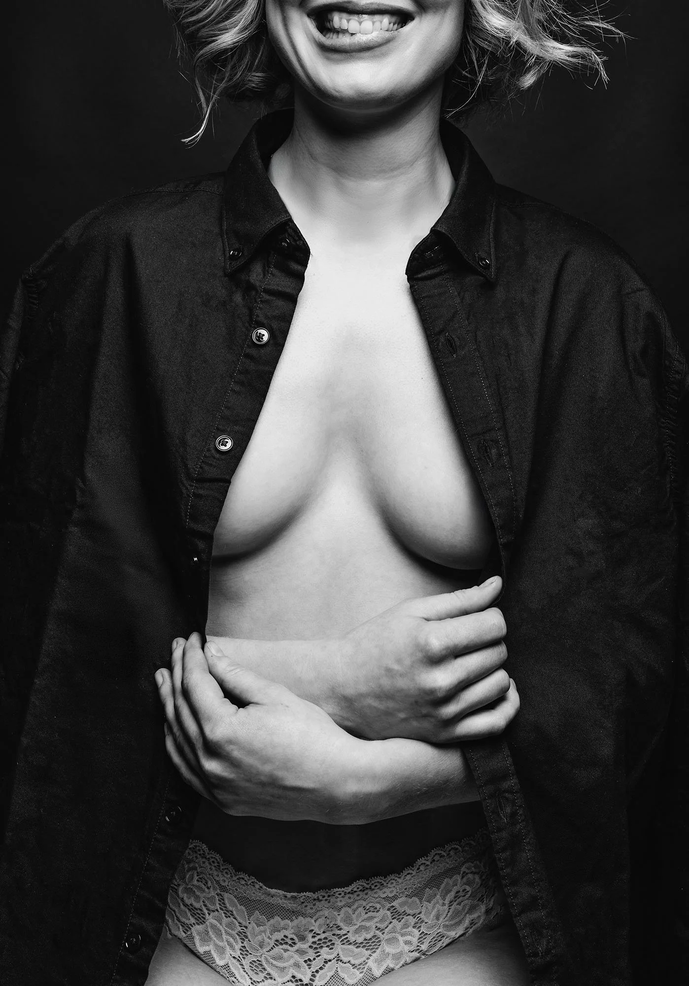 U qora pornoni yaxshi koradi Porno filmda Ines Kudna